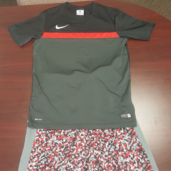 Nike Other - Boys Nike Size Large Outfit